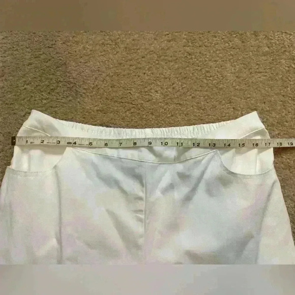 Isaac Mizrahi Live! Tall 24/7 Stretch Crop Pants with Pockets 14 TALL White - Picture 6 of 16